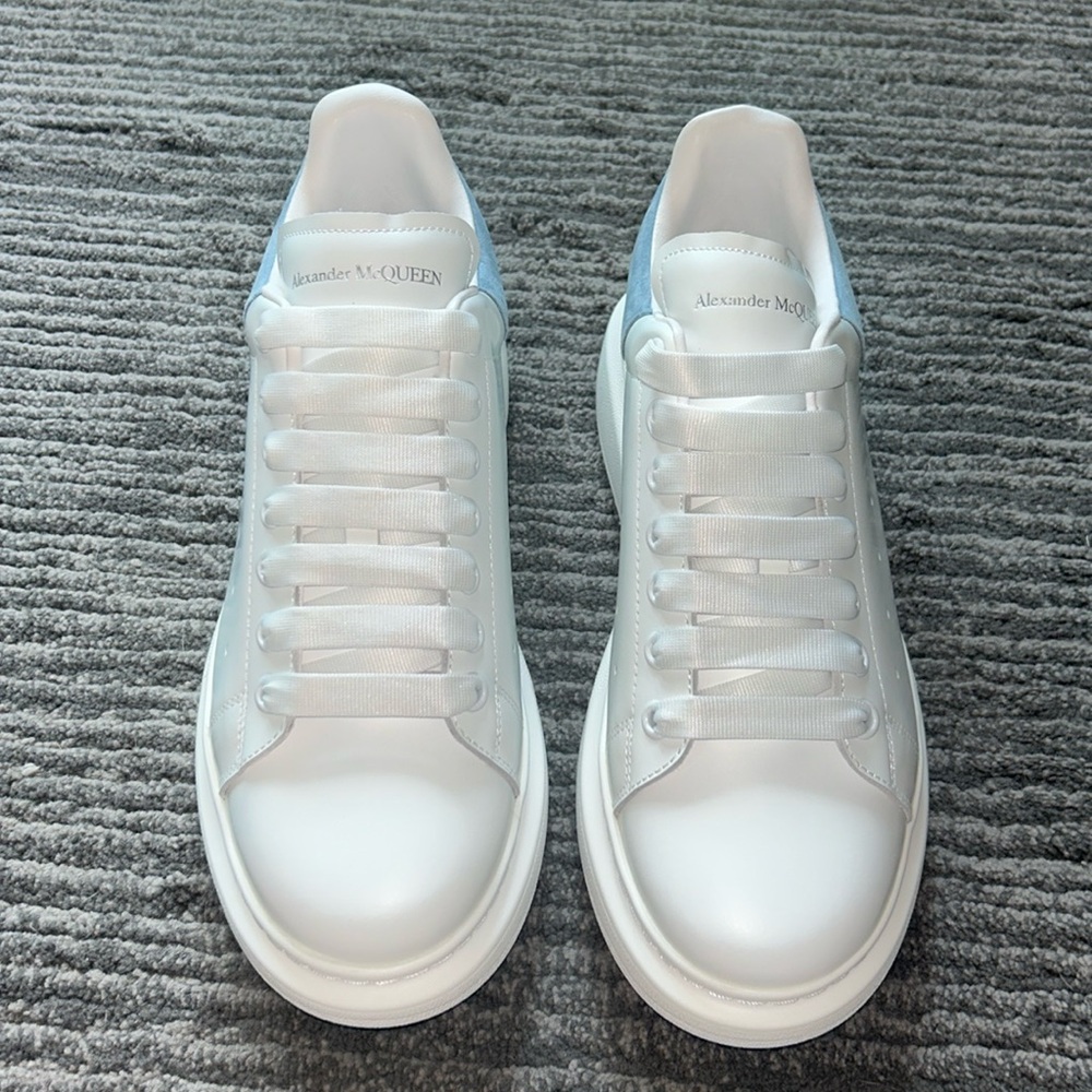 Alexander McQueen men shoes. Grey/blue color. Size 42.